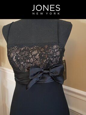 Jones New York Size 4 Cocktail dress- NWT- LBD- lined flare skirt, gorgeous!